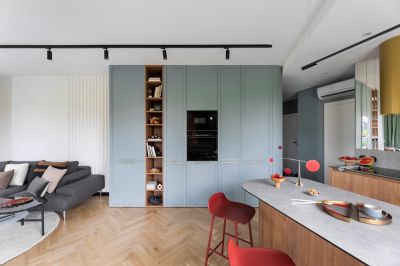 Save Space by Using Areas of the Home Efficiently with Built-In Furniture!