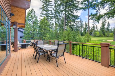 Extend Your Outdoor Living Space with Deck Carpentry!