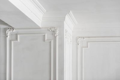 Accentuate the Architectural Details of the Room with Decorative Moldings!